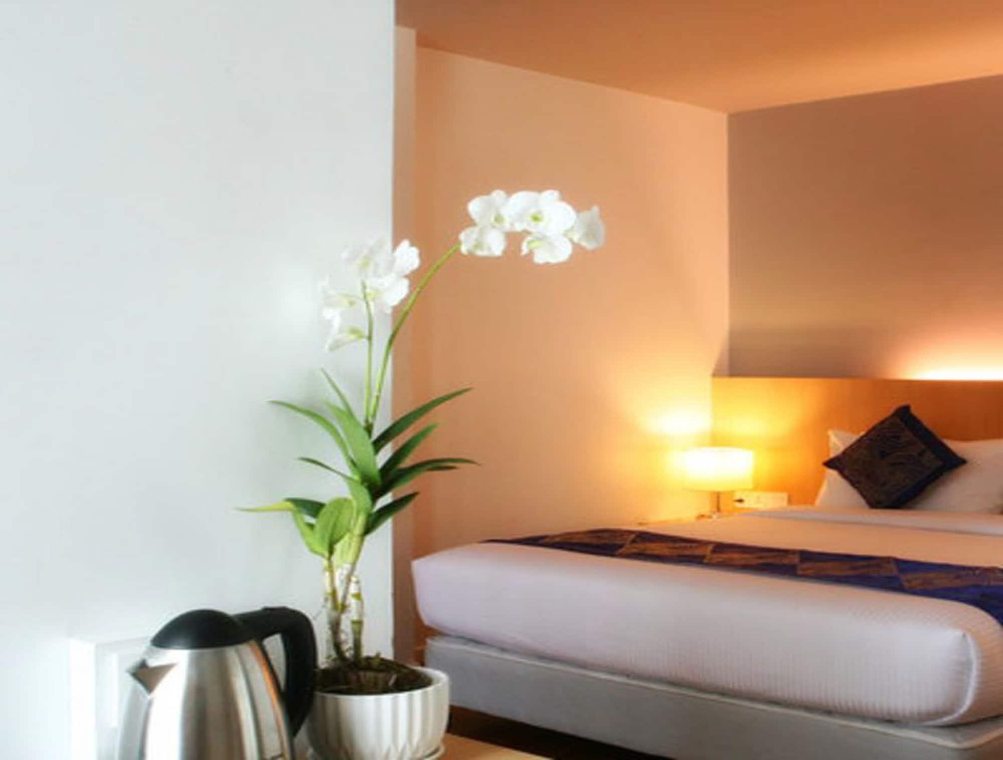Wyne Hotel Yangon Bagian luar foto