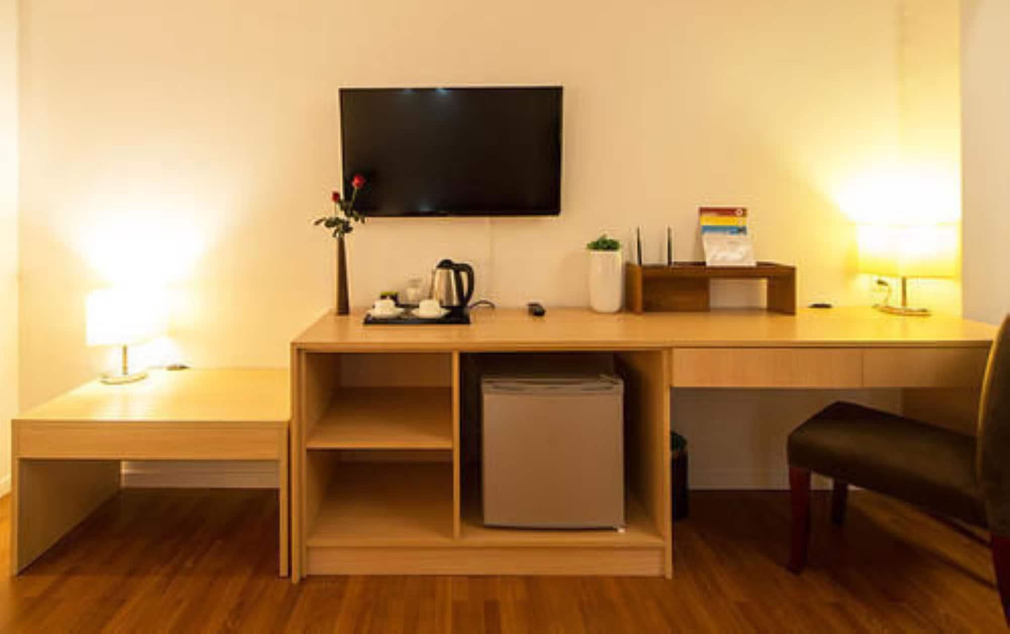 Wyne Hotel Yangon Bagian luar foto