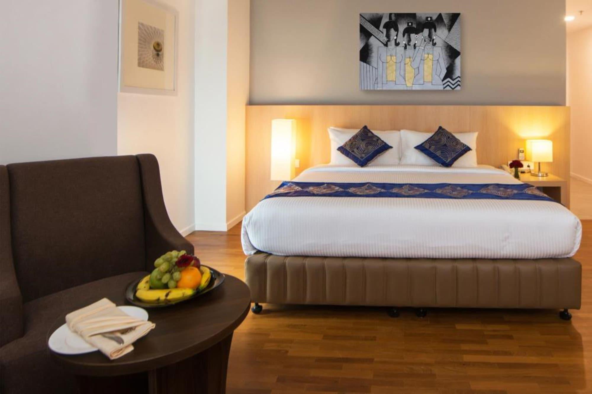 Wyne Hotel Yangon Bagian luar foto