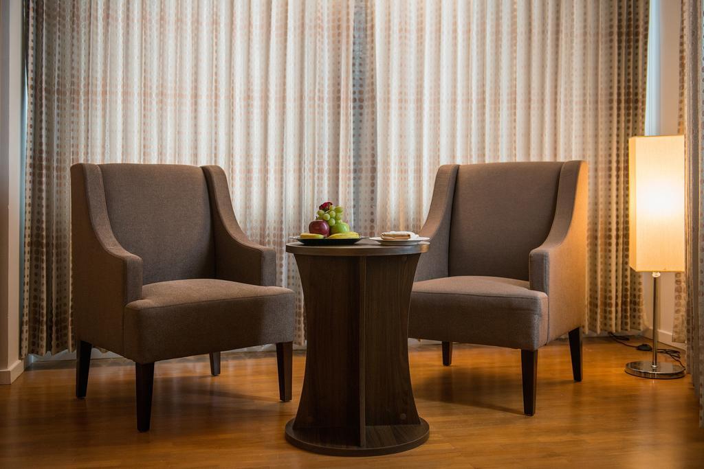 Wyne Hotel Yangon Bagian luar foto