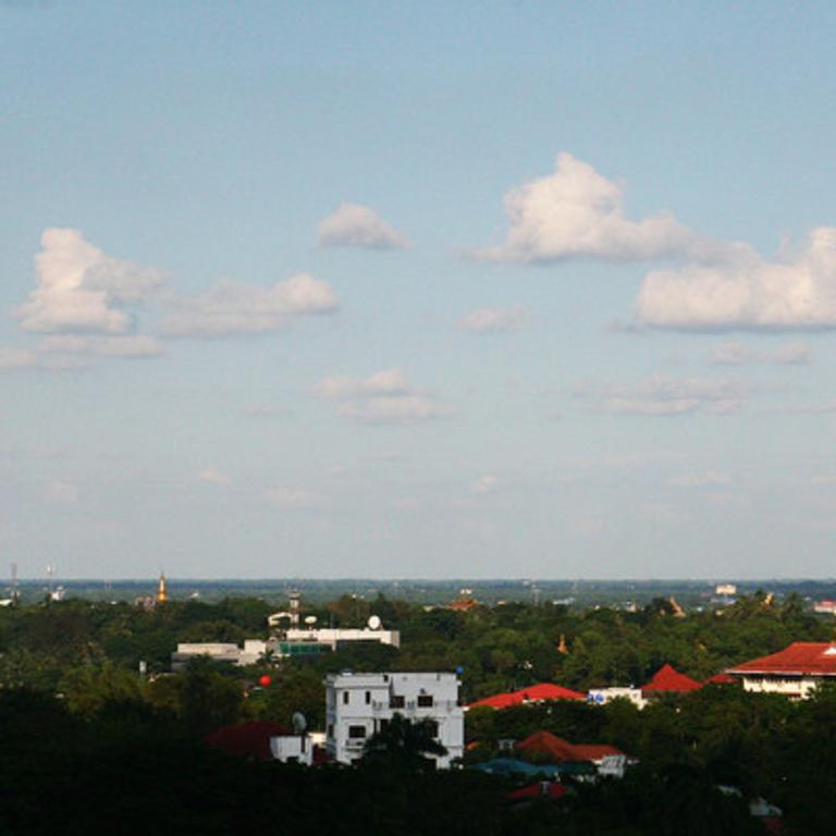 Wyne Hotel Yangon Bagian luar foto