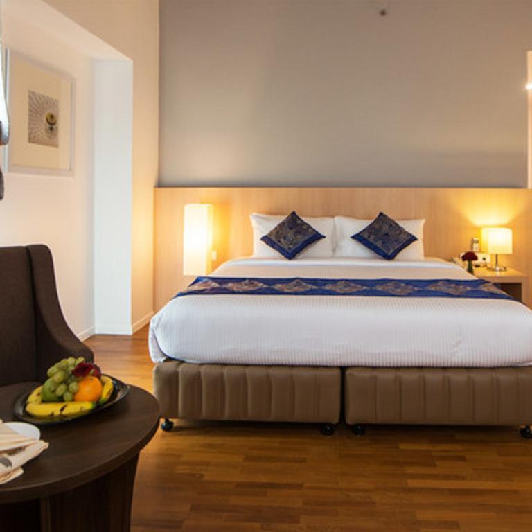 Wyne Hotel Yangon Bagian luar foto
