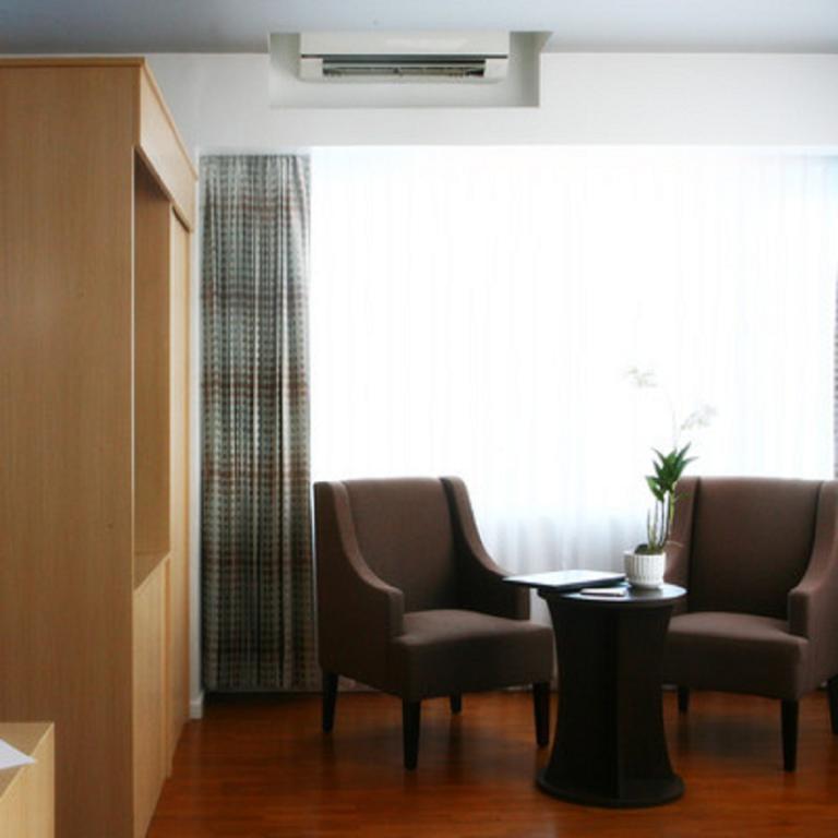 Wyne Hotel Yangon Bagian luar foto