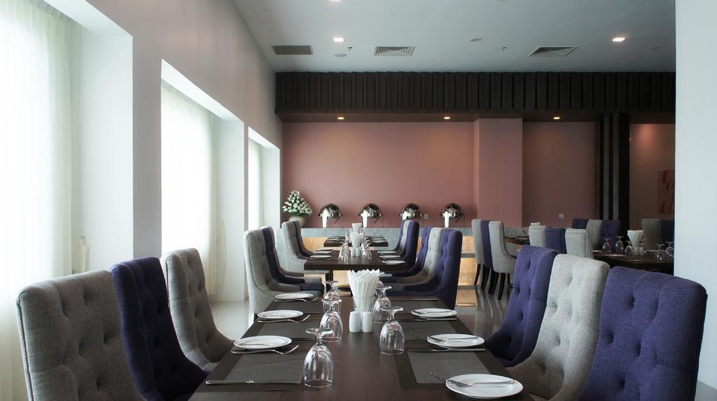 Wyne Hotel Yangon Bagian luar foto