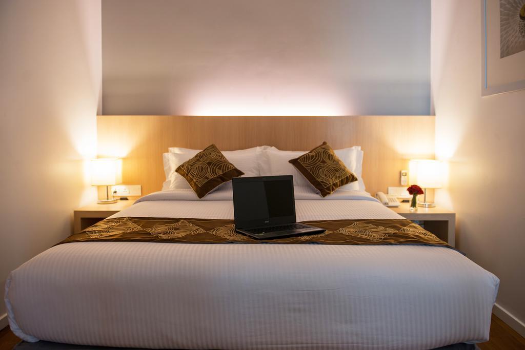 Wyne Hotel Yangon Bagian luar foto