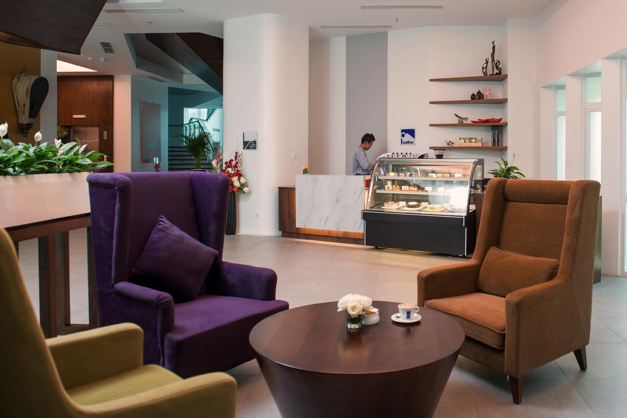 Wyne Hotel Yangon Bagian luar foto