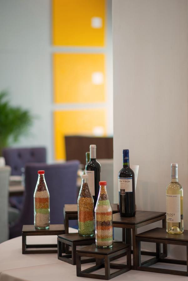 Wyne Hotel Yangon Bagian luar foto