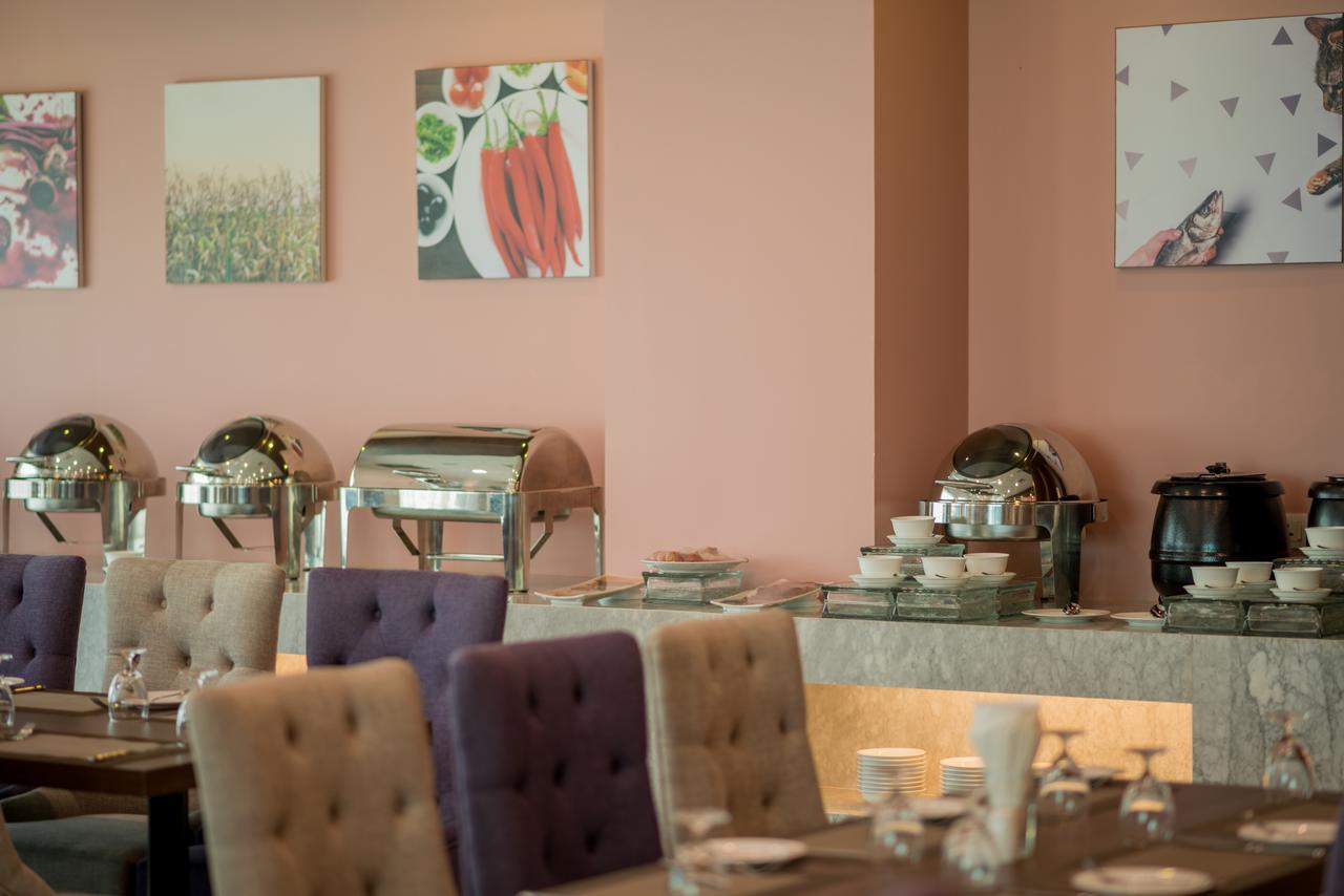 Wyne Hotel Yangon Bagian luar foto