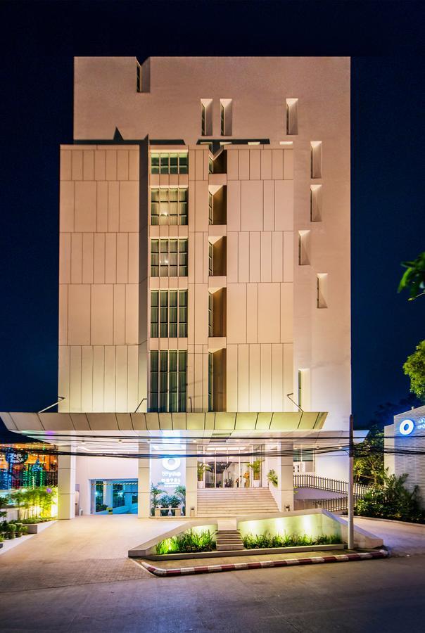Wyne Hotel Yangon Bagian luar foto